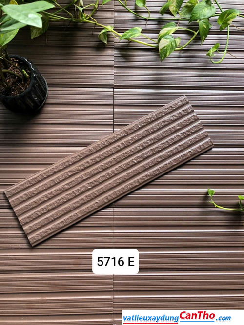 Việt Nhật 5715 E